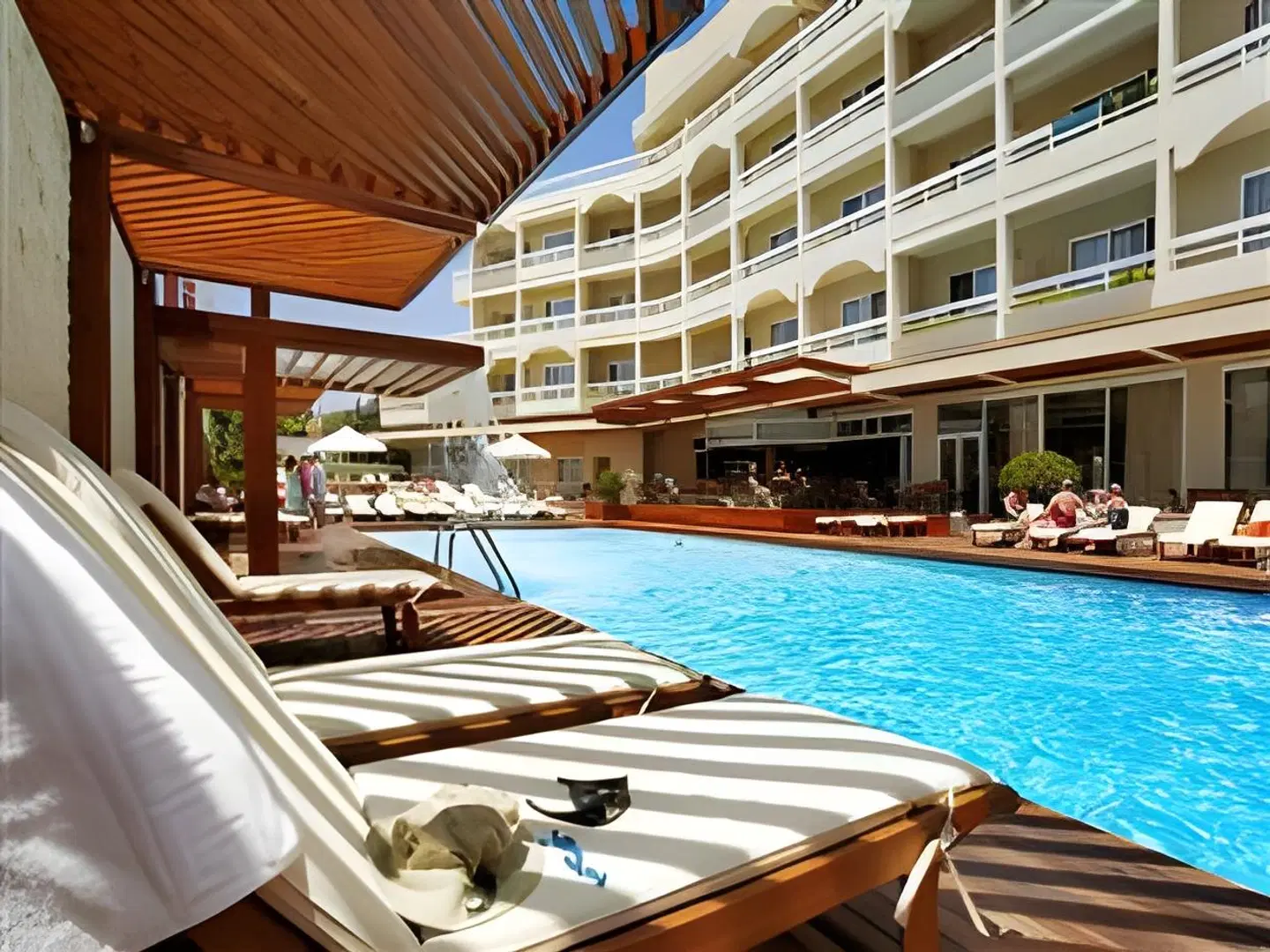 Athineon OUTDOOR_POOL