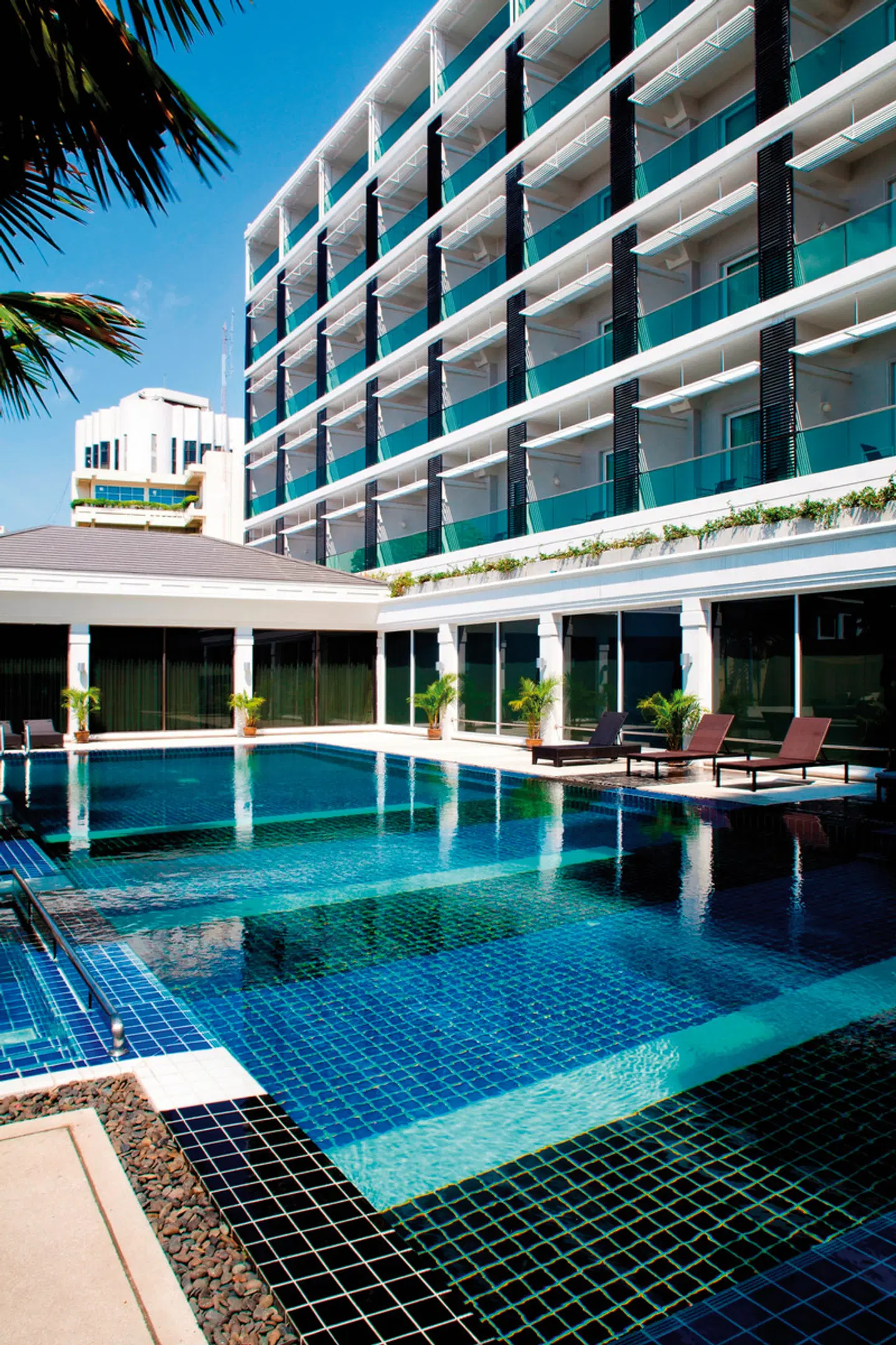 Royal Princess Larn Luang Bangkok OUTDOOR_POOL