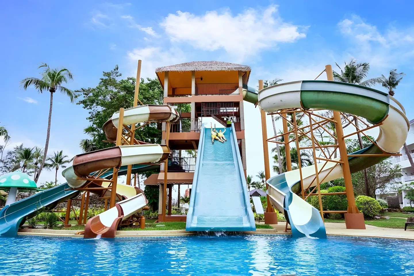 Thavorn Palm Beach OUTDOOR_POOL