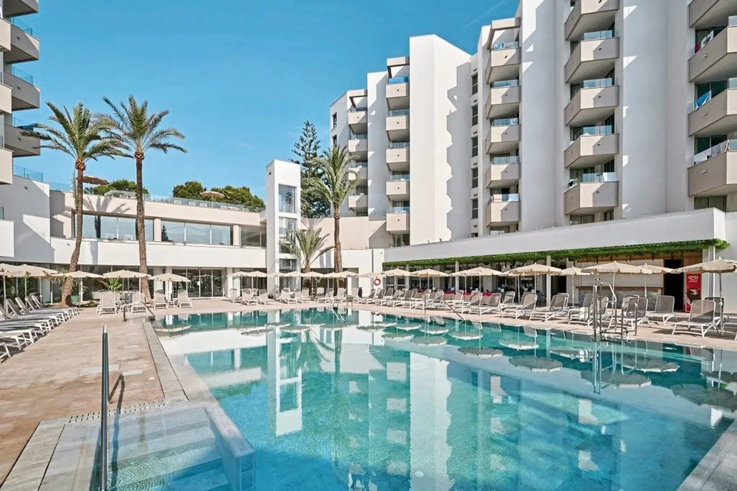 Hipotels Bahía Grande OUTDOOR_POOL