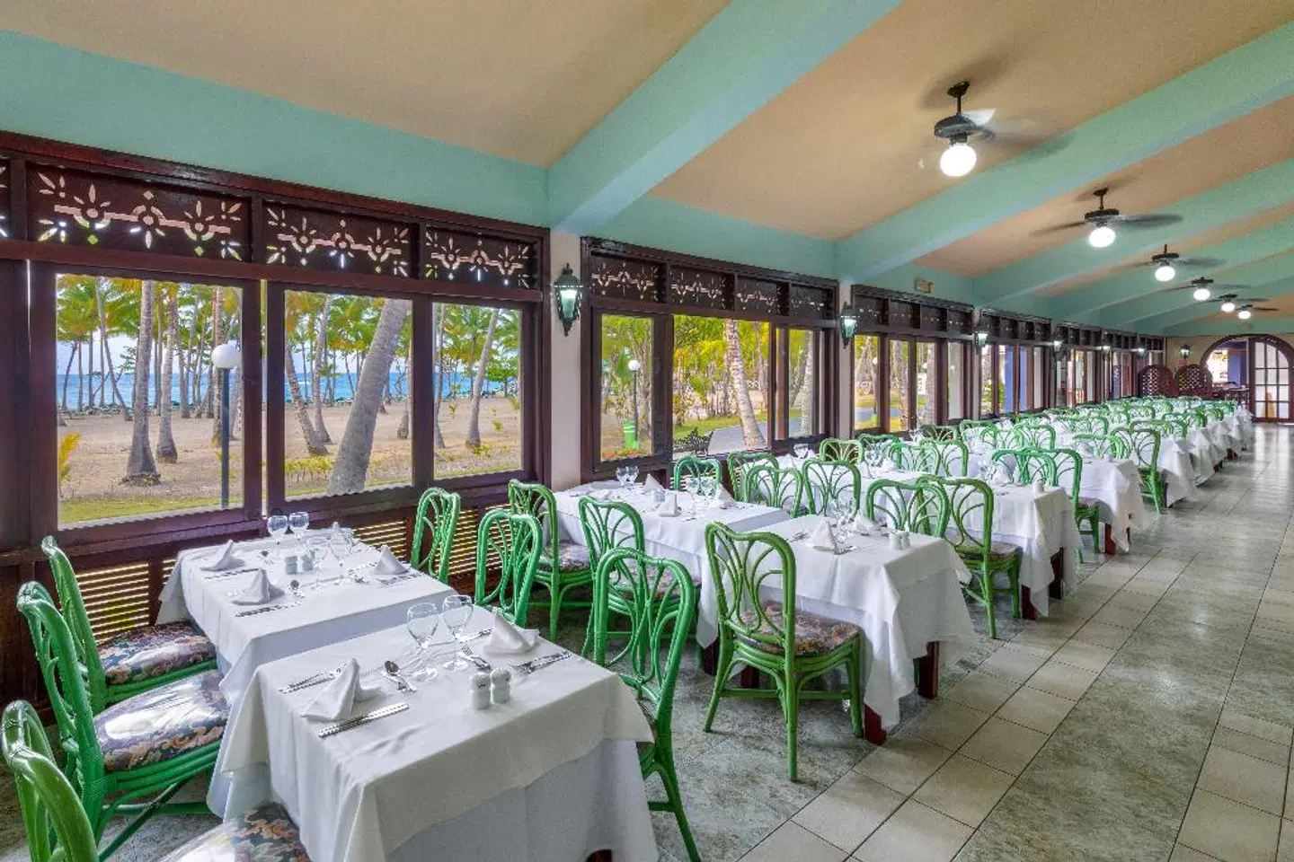 Playabachata Lifestyle Collection by Senator RESTAURANT
