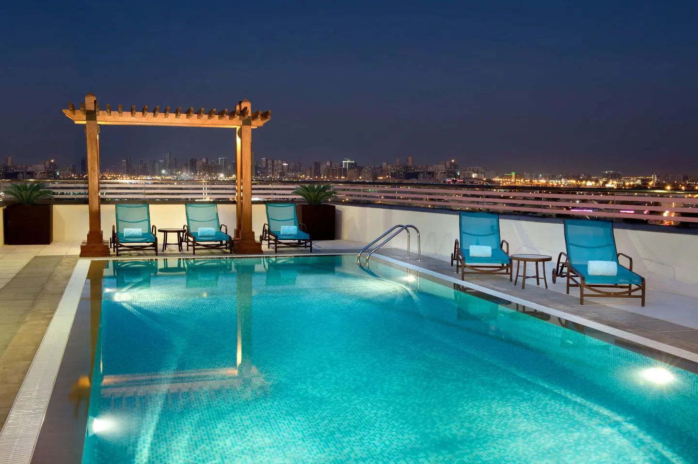 Hilton Garden Inn Dubai Deira OUTDOOR_POOL