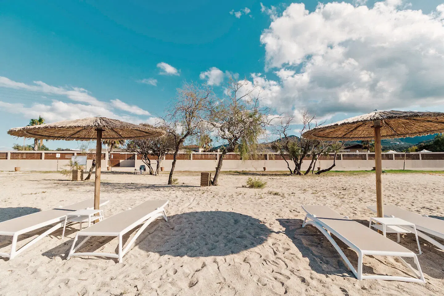 Almyros Beach Resort & Spa Strand