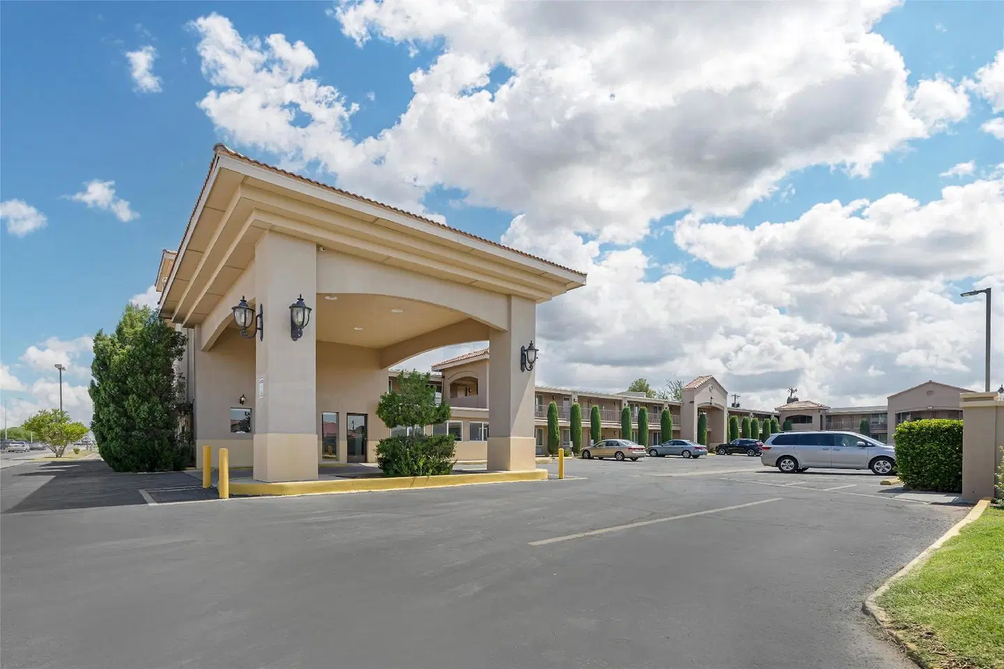 Best Western El Rancho Palacio EXTERIOR