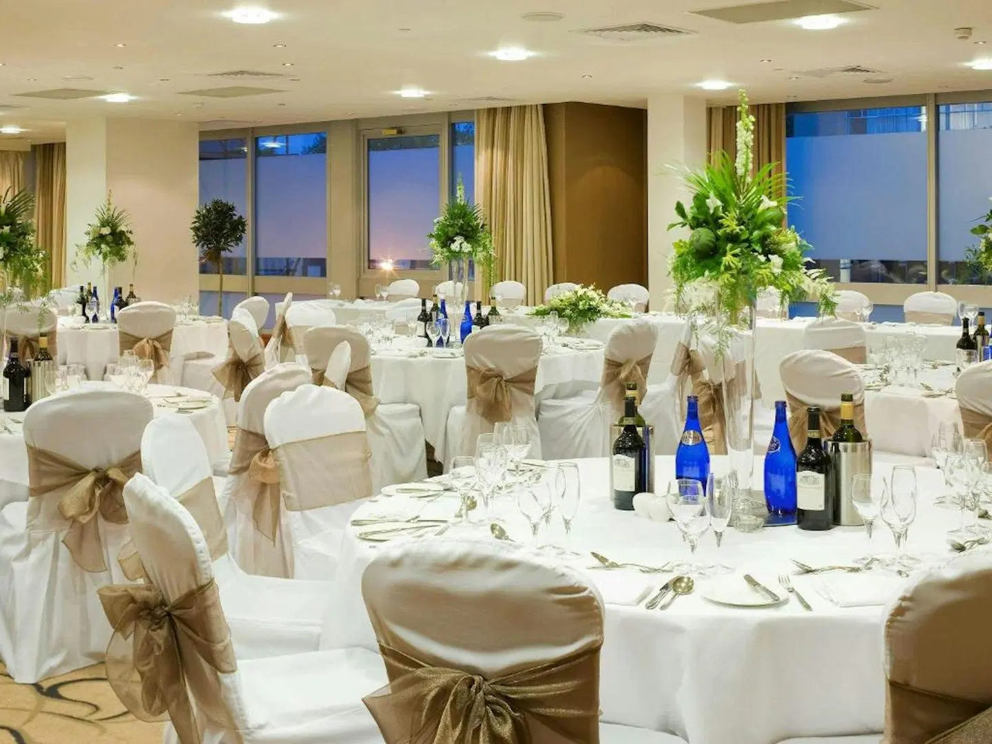 Holland House Hotel Cardiff By Sunday Restaurant