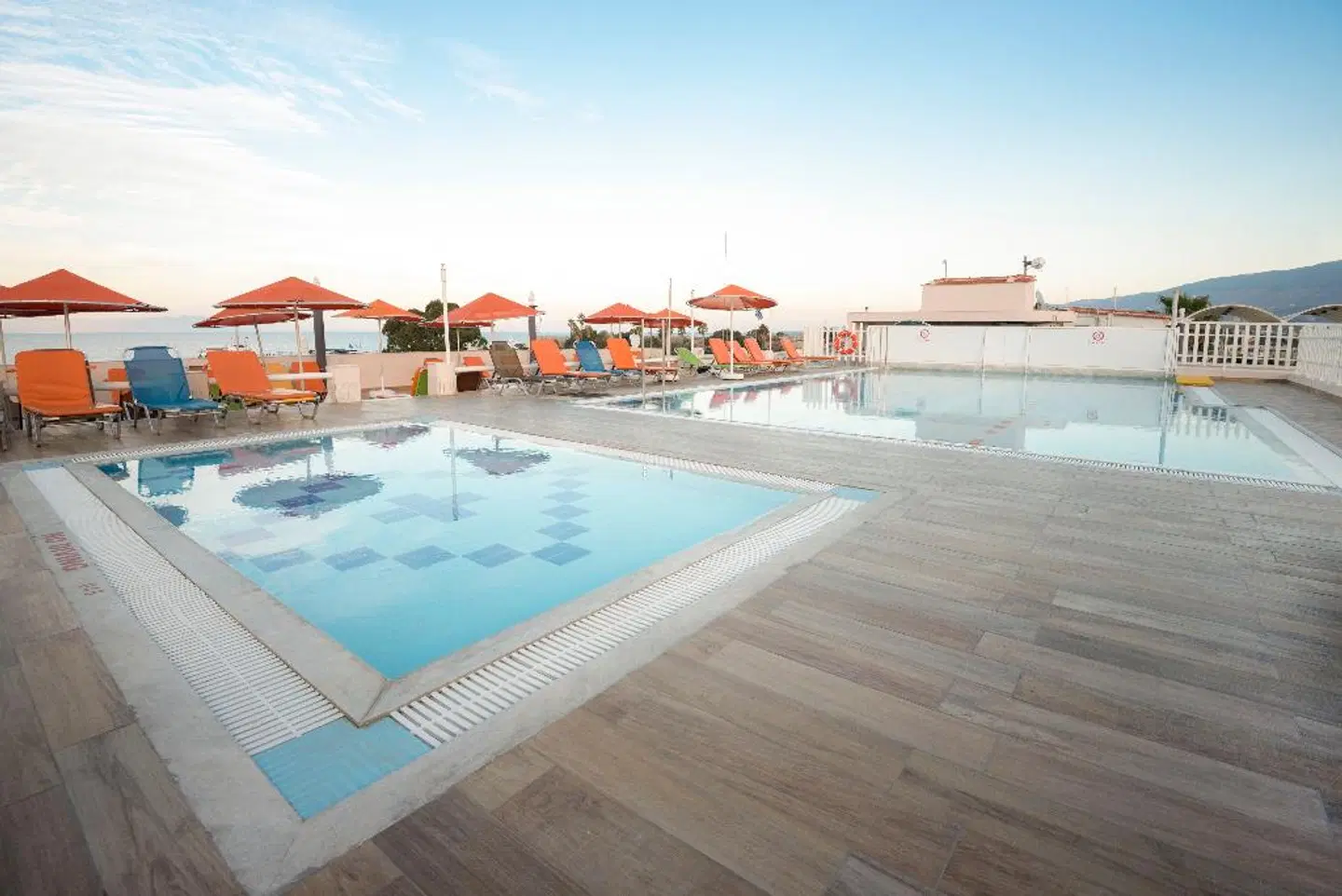 Kosta Palace OUTDOOR_POOL