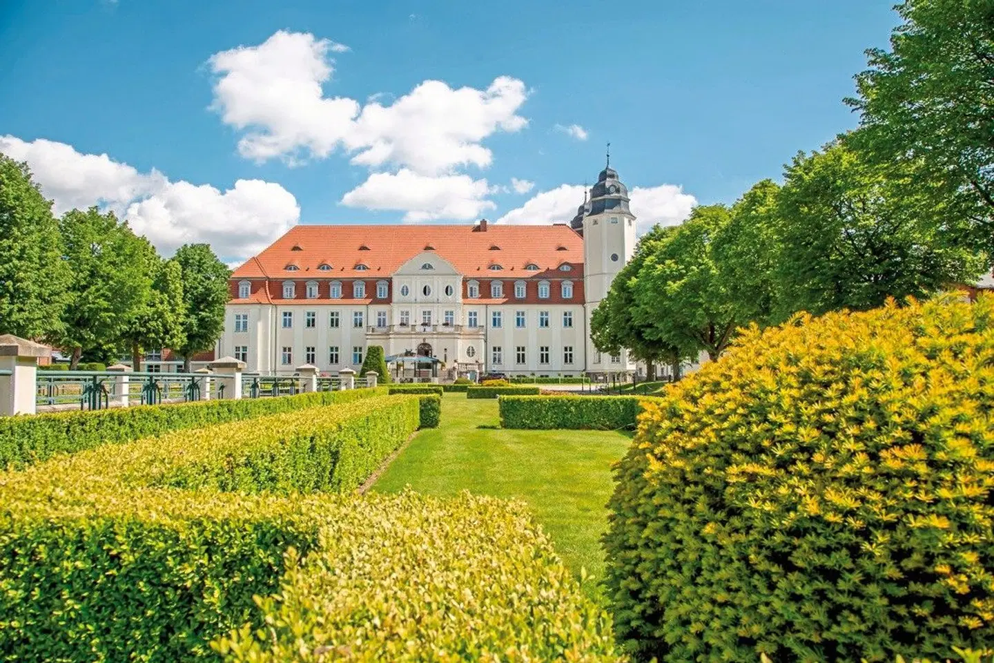 SCHLOSS Fleesensee EXTERIOR