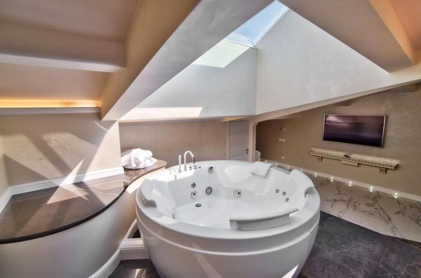 The Moon Boutique Hotel Badezimmer