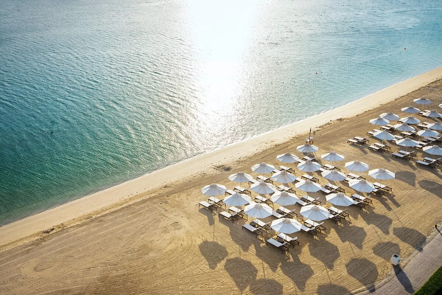 The Ritz-Carlton Abu Dhabi, Grand Canal Strand