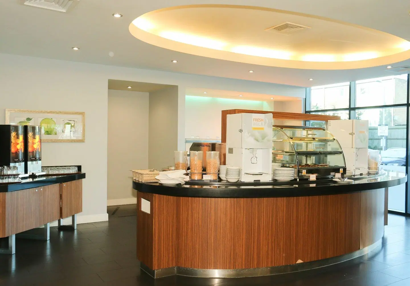 Holiday Inn Express London - Heathrow T5 by IHG Restaurant