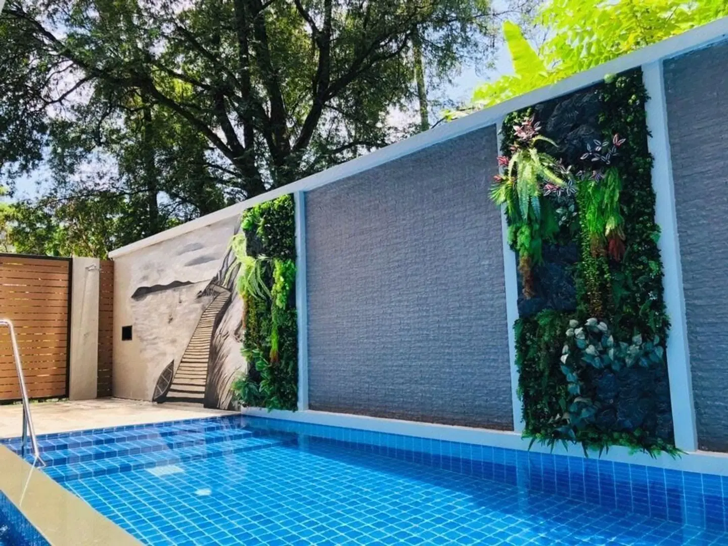 Golden Paradise Hotel OUTDOOR_POOL
