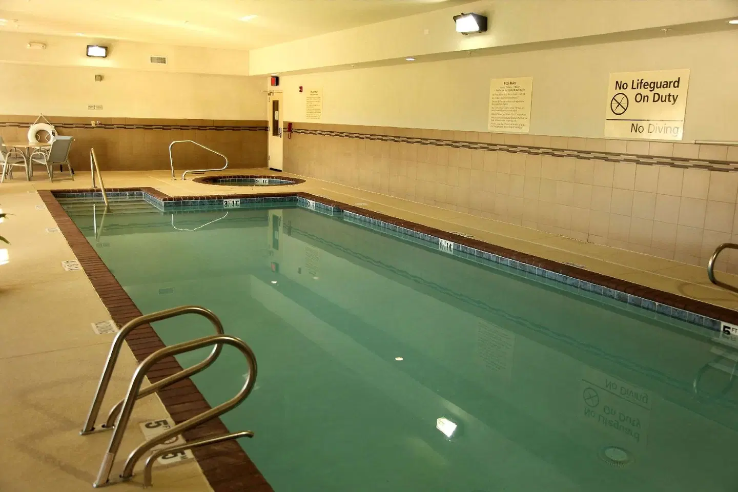 Hampton Inn & Suites Carlsbad Hallenbad