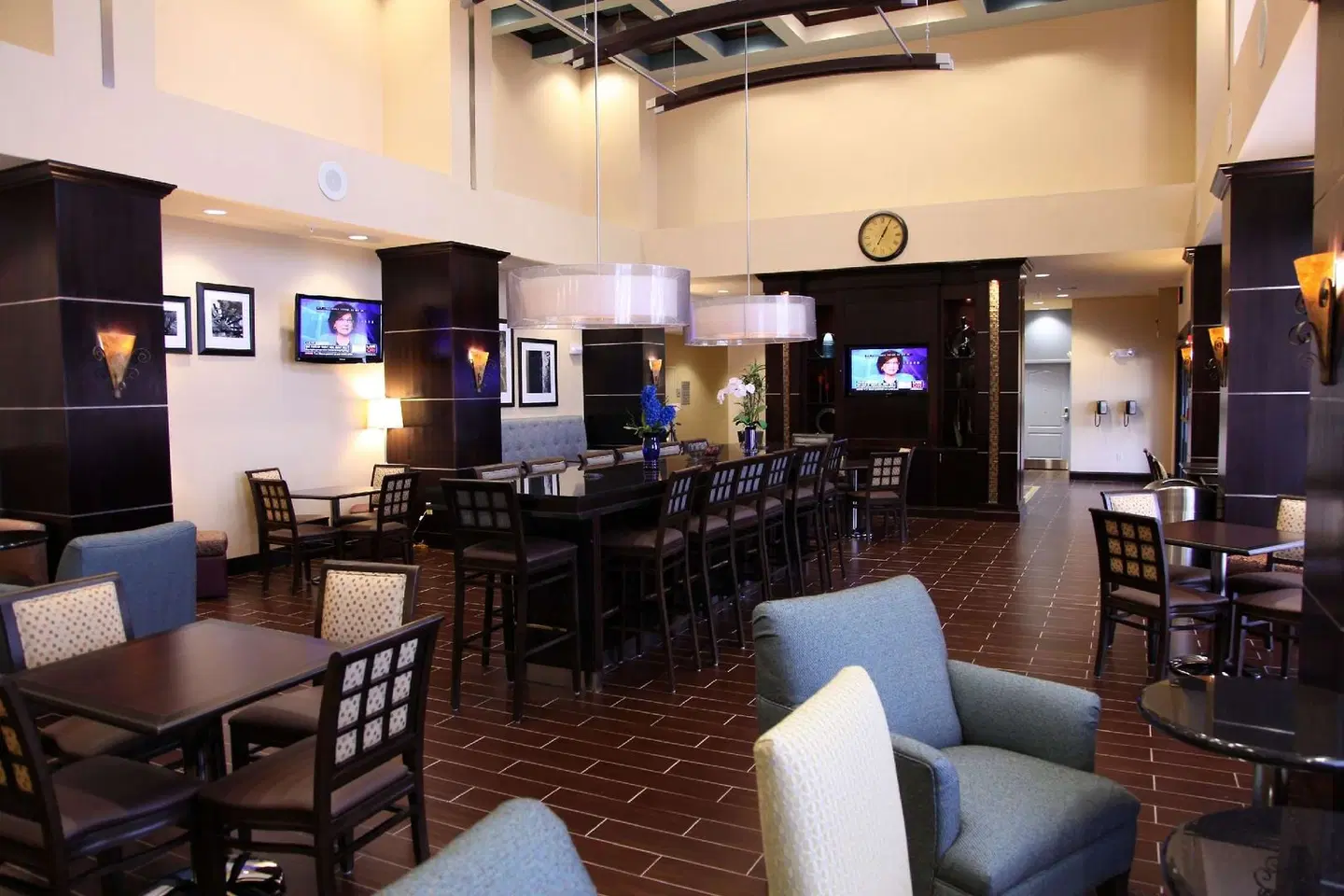 Hampton Inn & Suites Carlsbad Bar