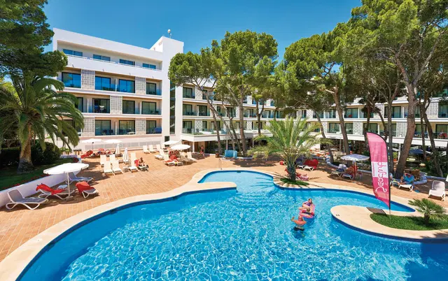 S'Entrador Playa & Spa OUTDOOR_POOL