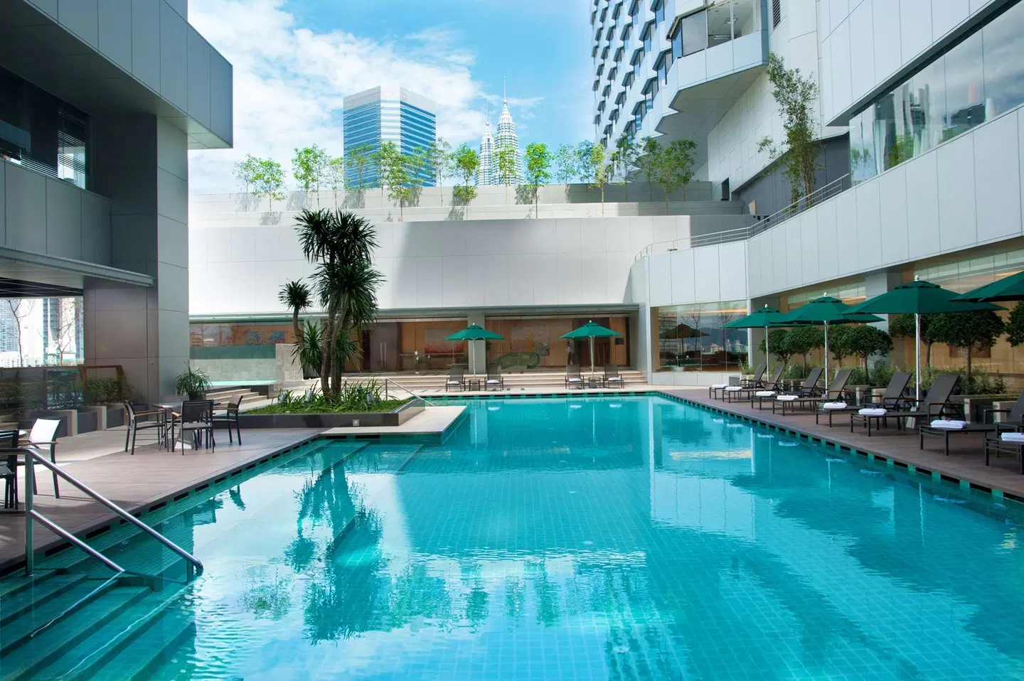 DoubleTree By Hilton Kuala Lumpur OUTDOOR_POOL