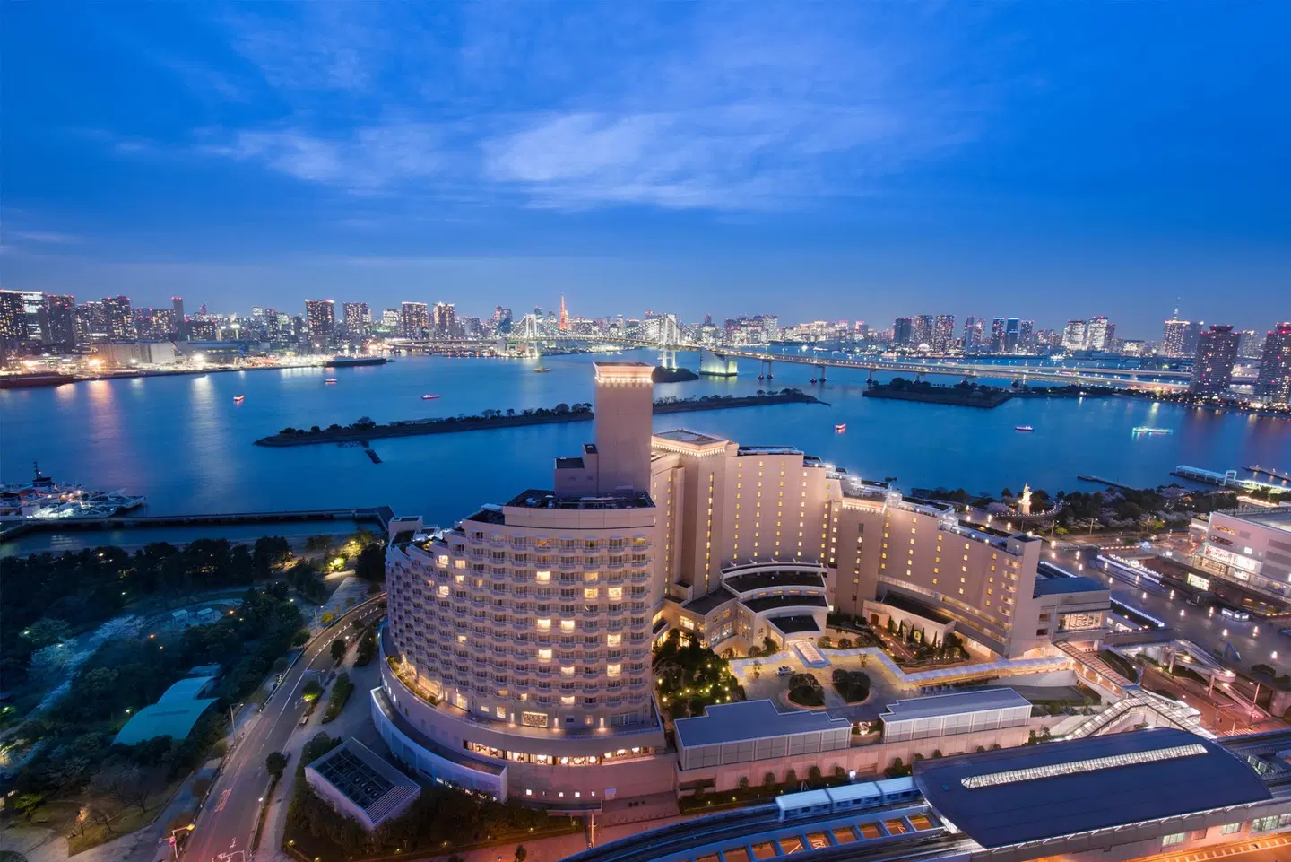 Hilton Tokyo Odaiba EXTERIOR