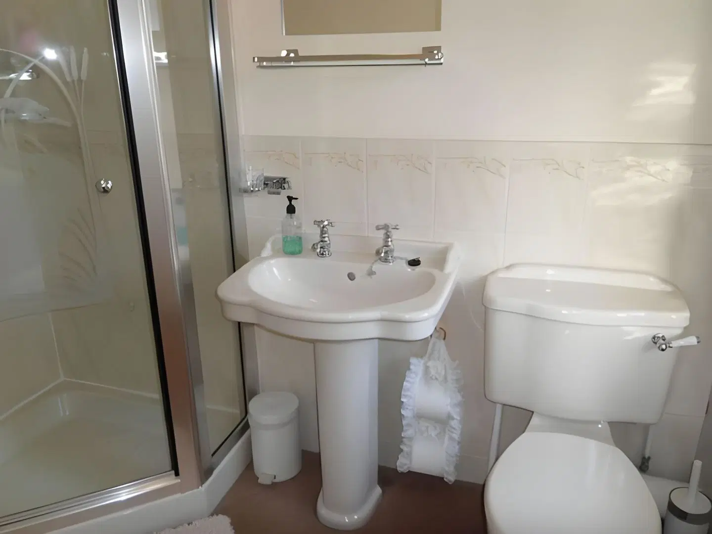 The Hinton Guest House Badezimmer