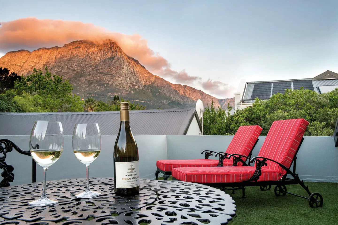 La Fontaine Guest House Terrasse
