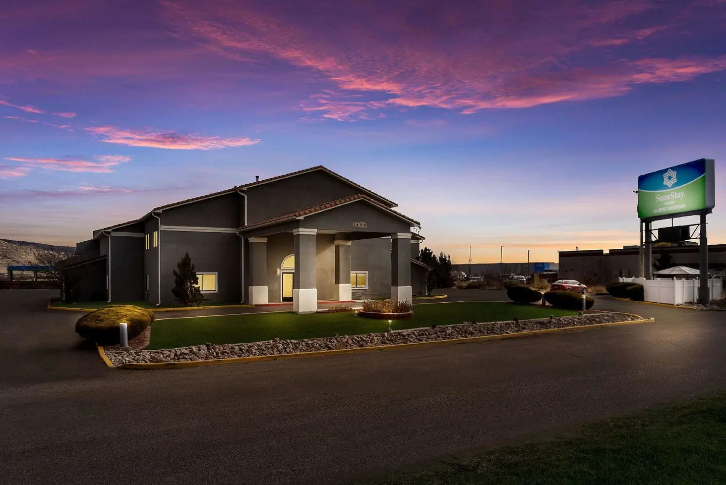 SureStay Hotel by Best Western Grants EXTERIOR