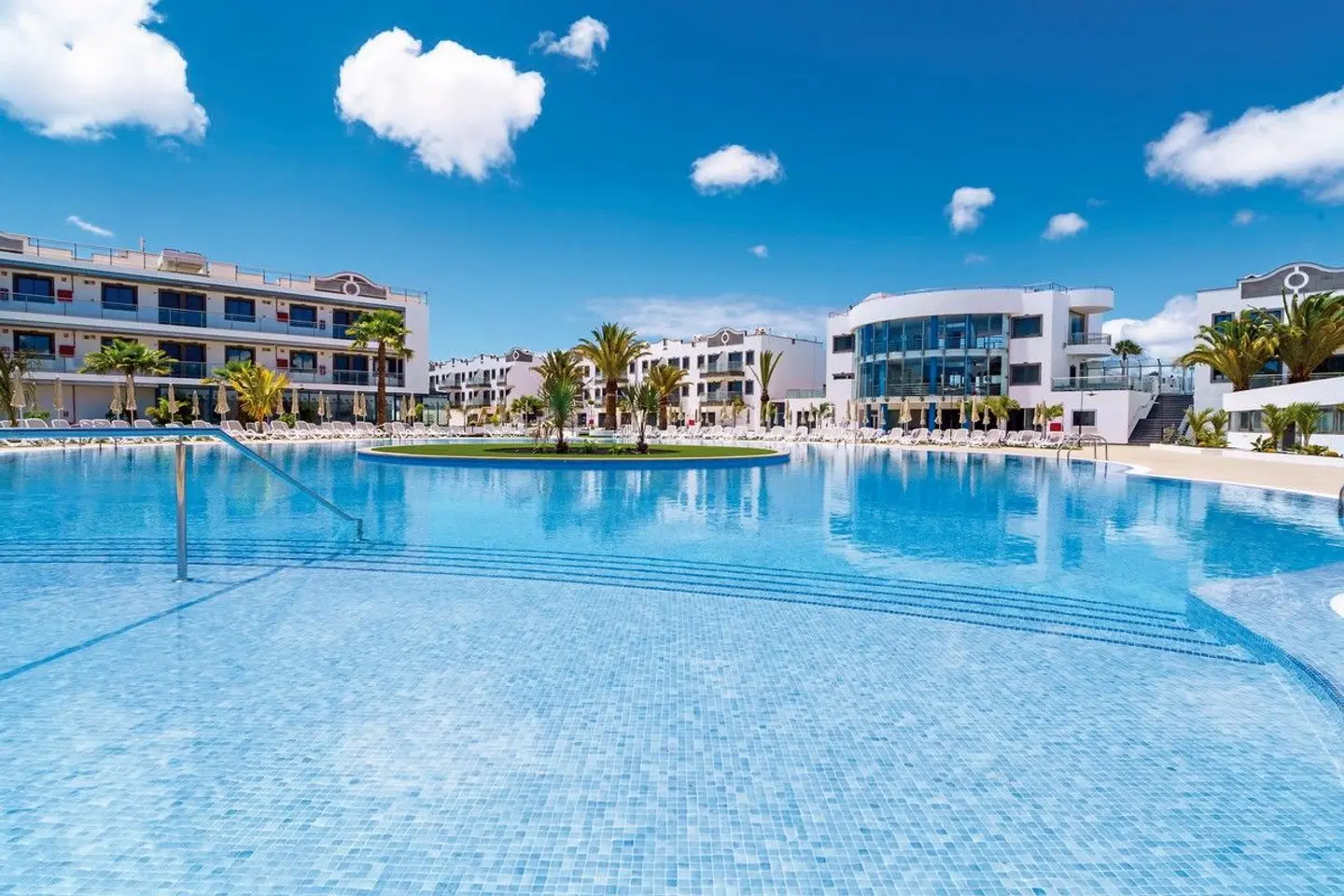 Cordial Marina Blanca OUTDOOR_POOL