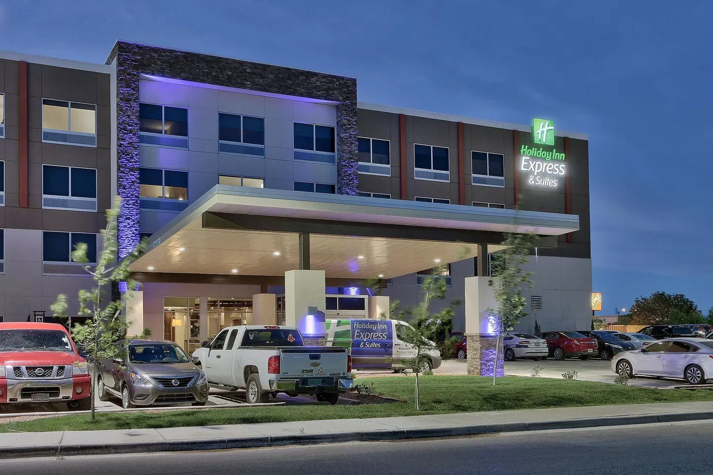 Holiday Inn Express & Suites Roswell by IHG EXTERIOR