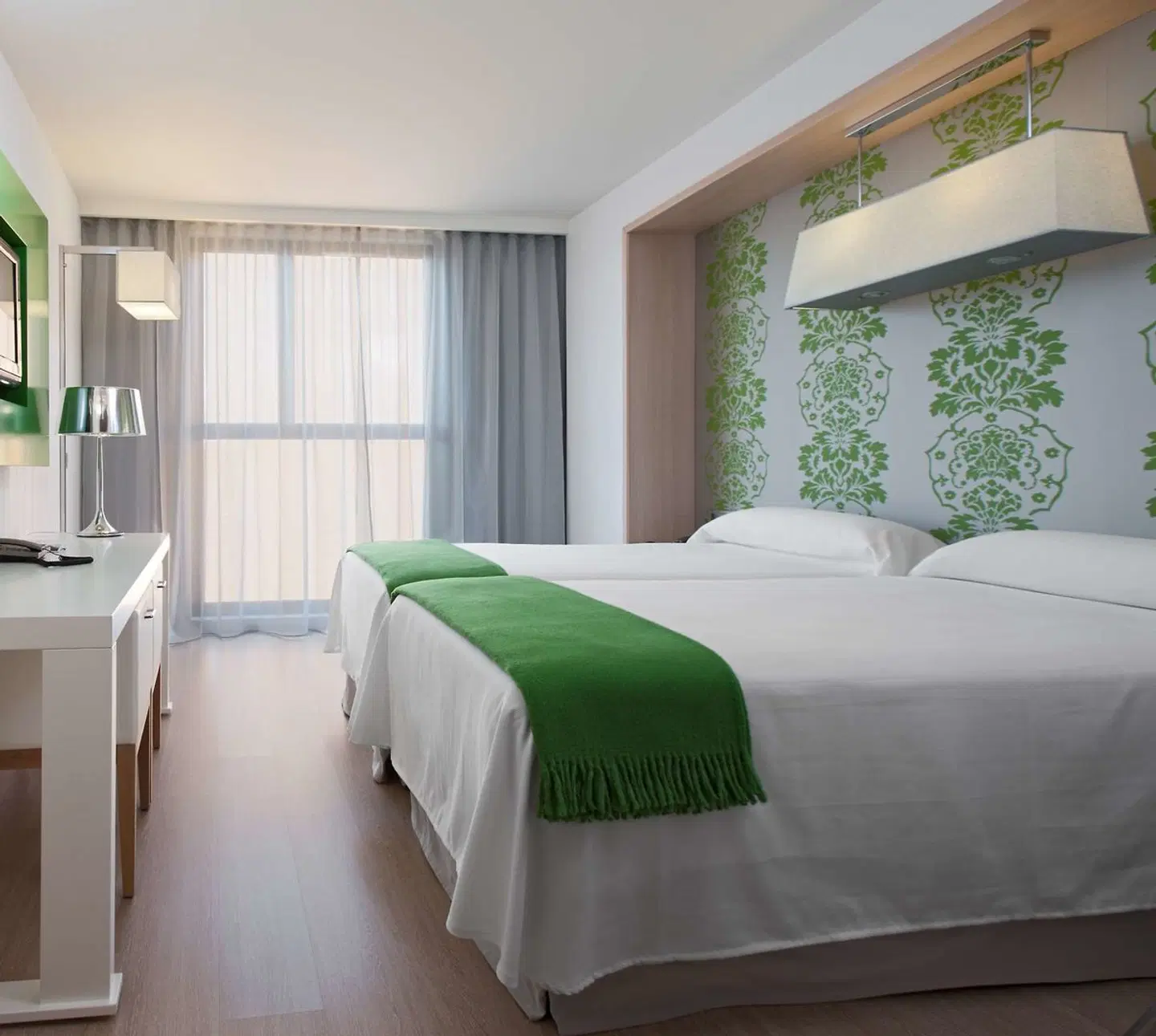 DoubleTree by Hilton Girona ROOM_EXAMPLE
