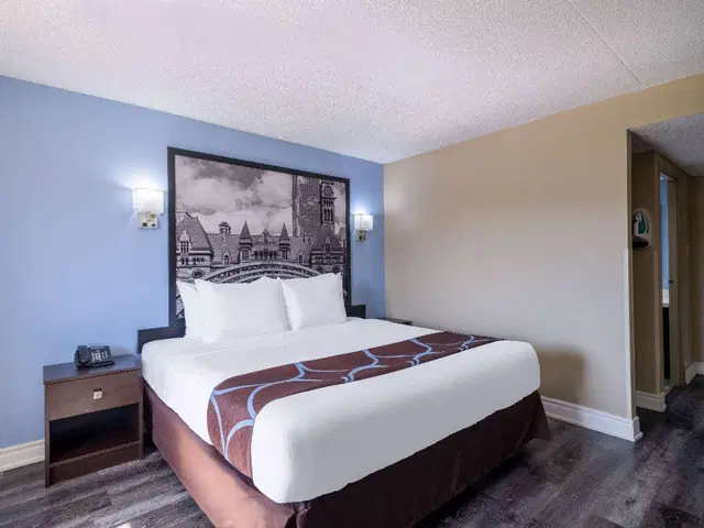 Super 8 by Wyndham Toronto East ON ROOM_EXAMPLE