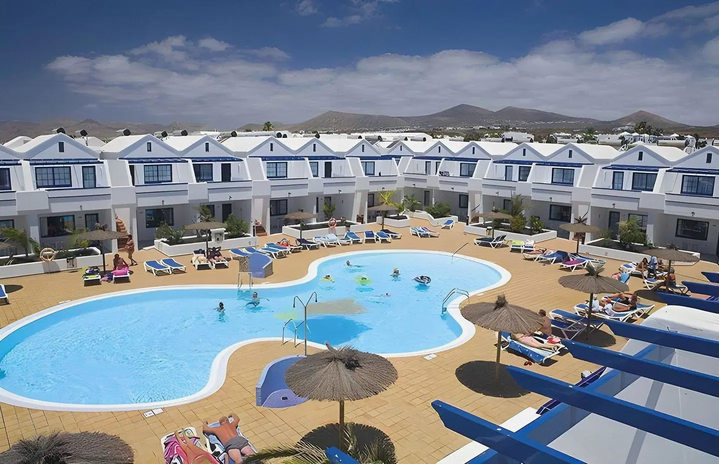 Cinco Plazas OUTDOOR_POOL