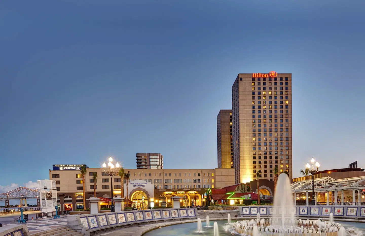 Hilton New Orleans Riverside EXTERIOR