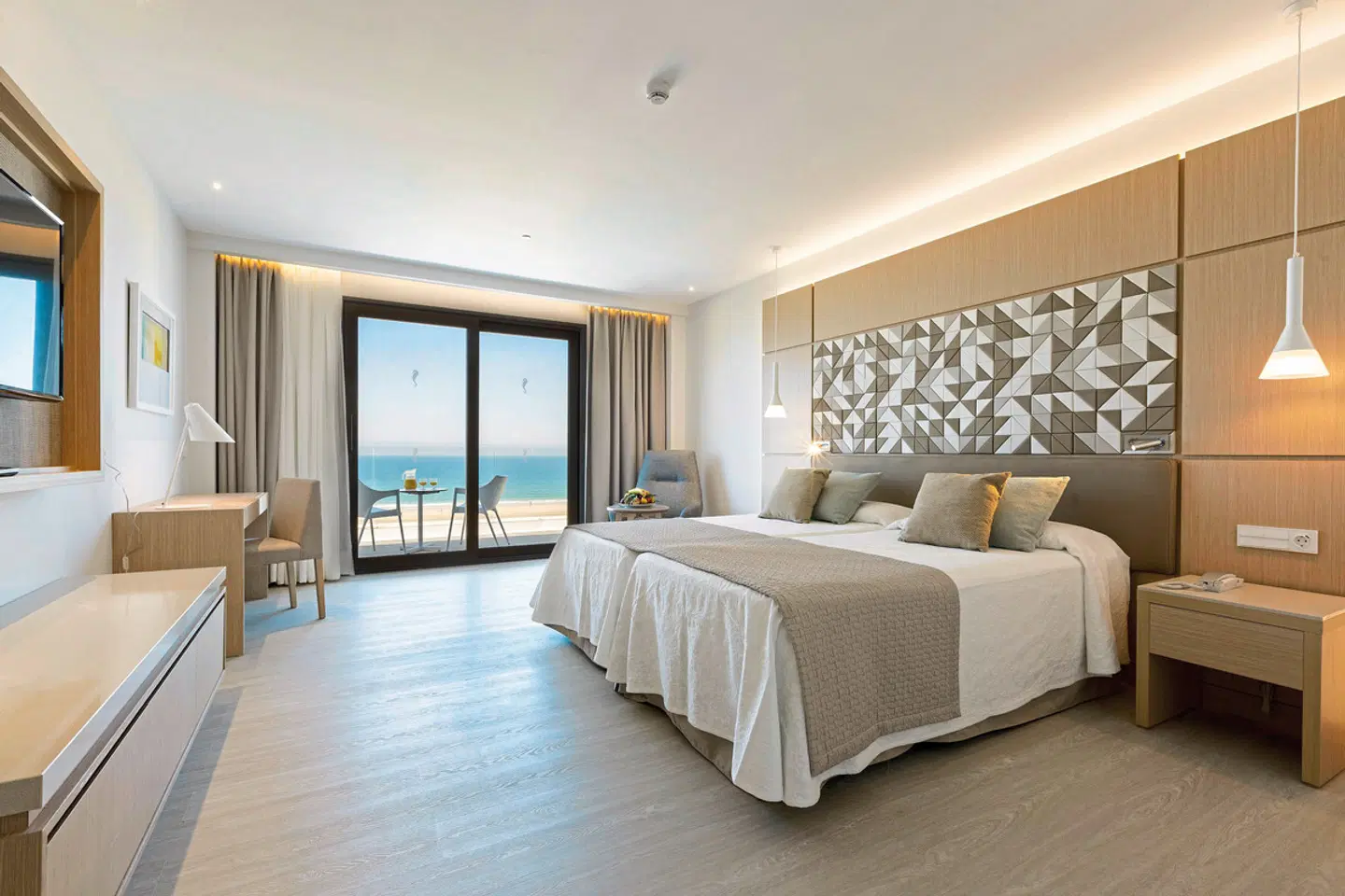 Hipotels Barrosa Park ROOM_EXAMPLE