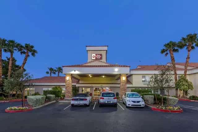 Best Western Plus Las Vegas West EXTERIOR