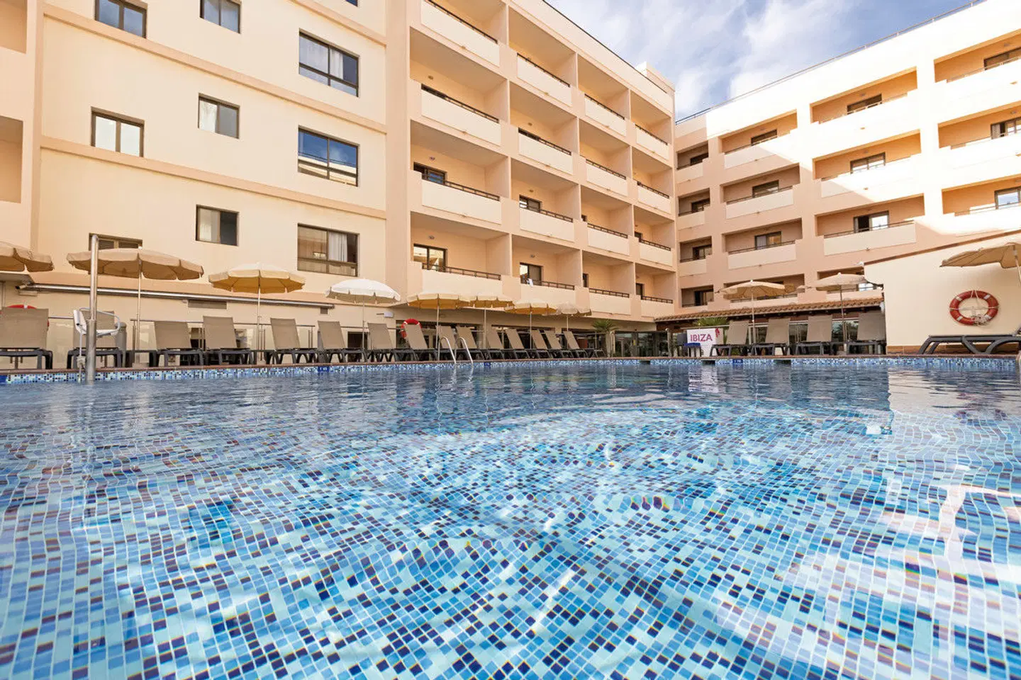 Invisa La Cala OUTDOOR_POOL