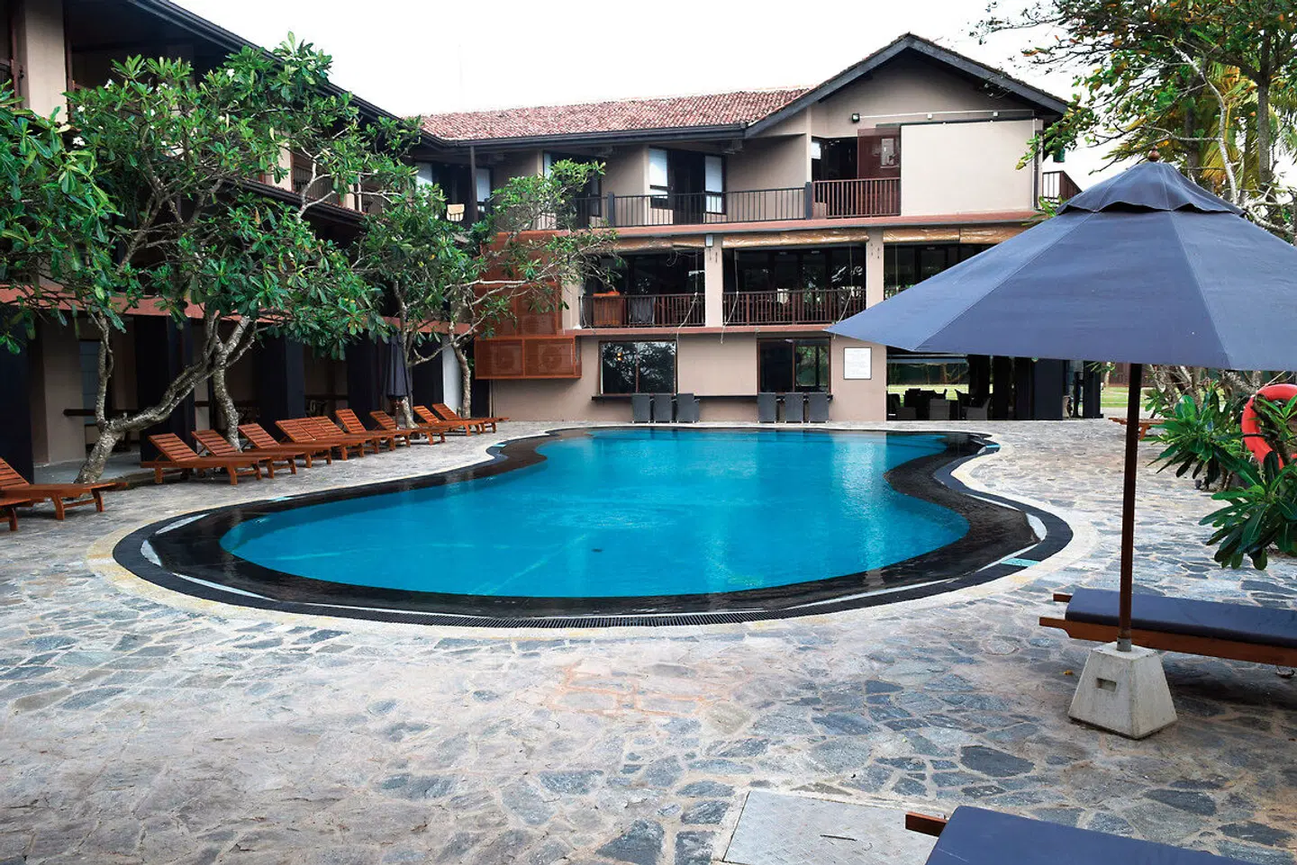 Earl's Regent Beruwala OUTDOOR_POOL