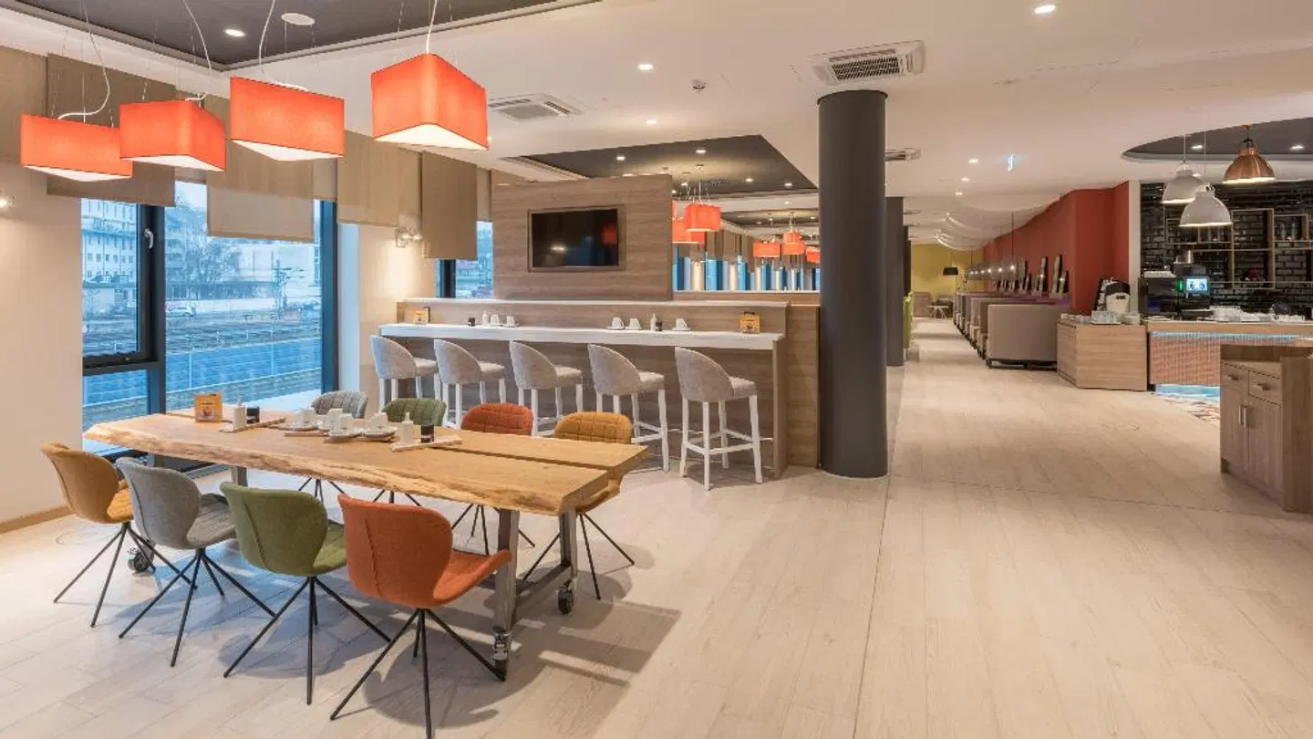 Holiday Inn Dusseldorf City Toulouser All. by IHG Bar
