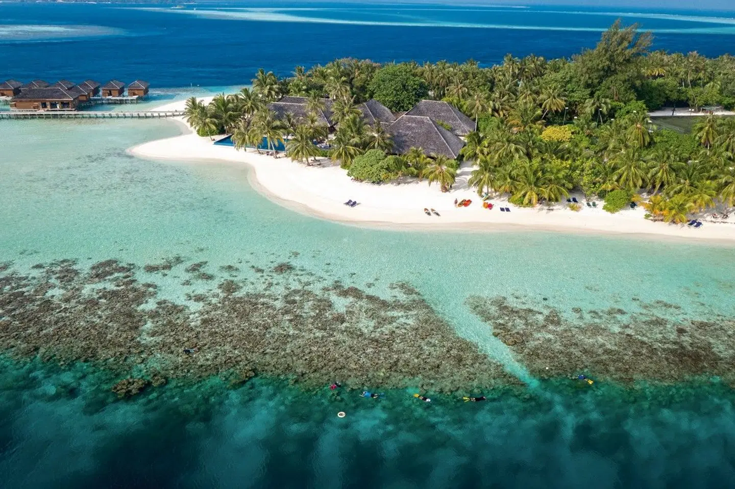 Vilamendhoo Island Resort & Spa LANDSCAPE