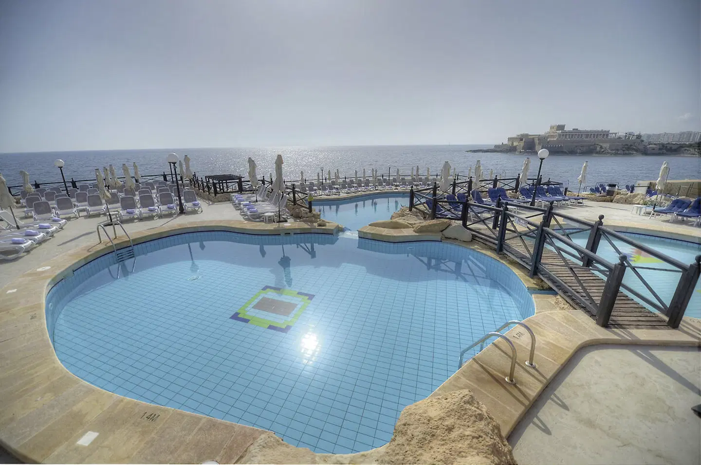 Radisson Blu Resort St. Julian's OUTDOOR_POOL