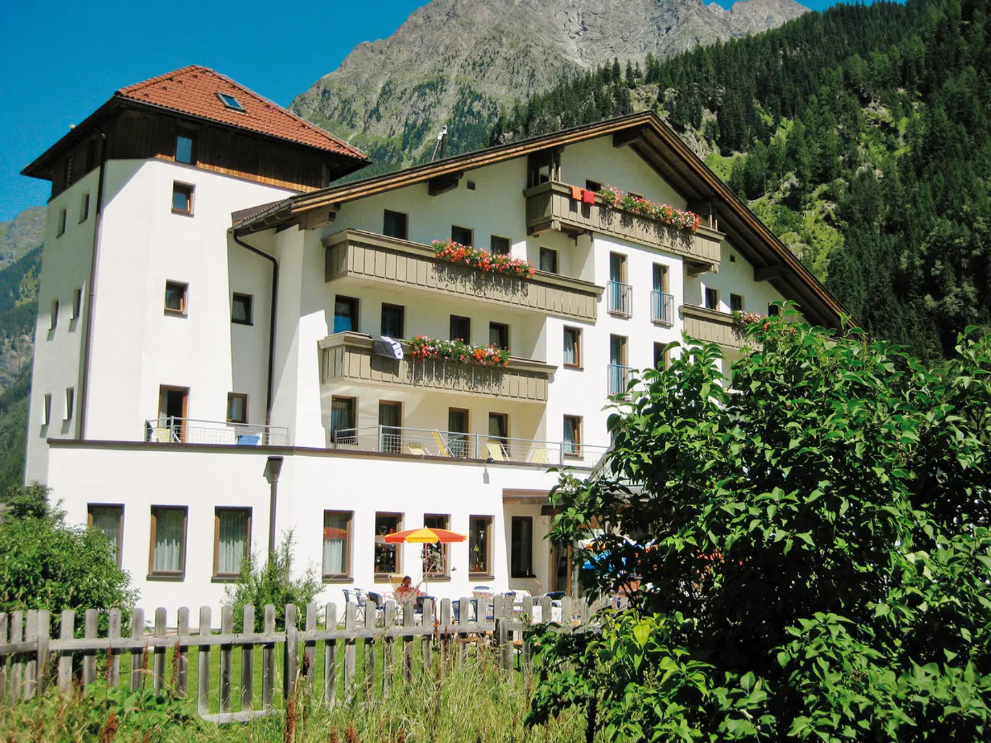 Tia Monte EXTERIOR