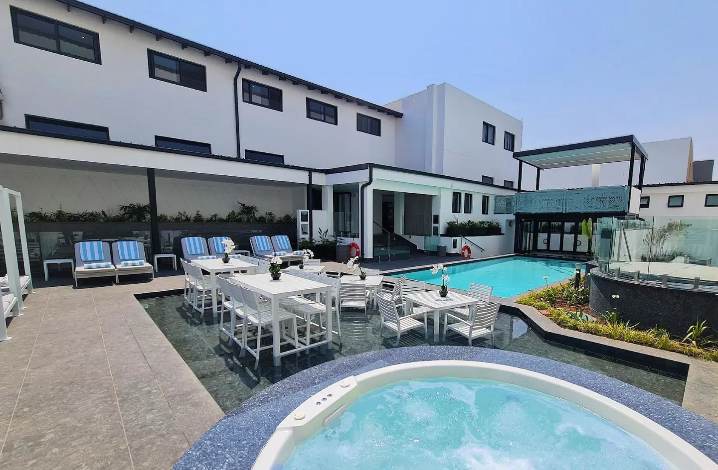 MINT Hotel 84 On Katherine OUTDOOR_POOL