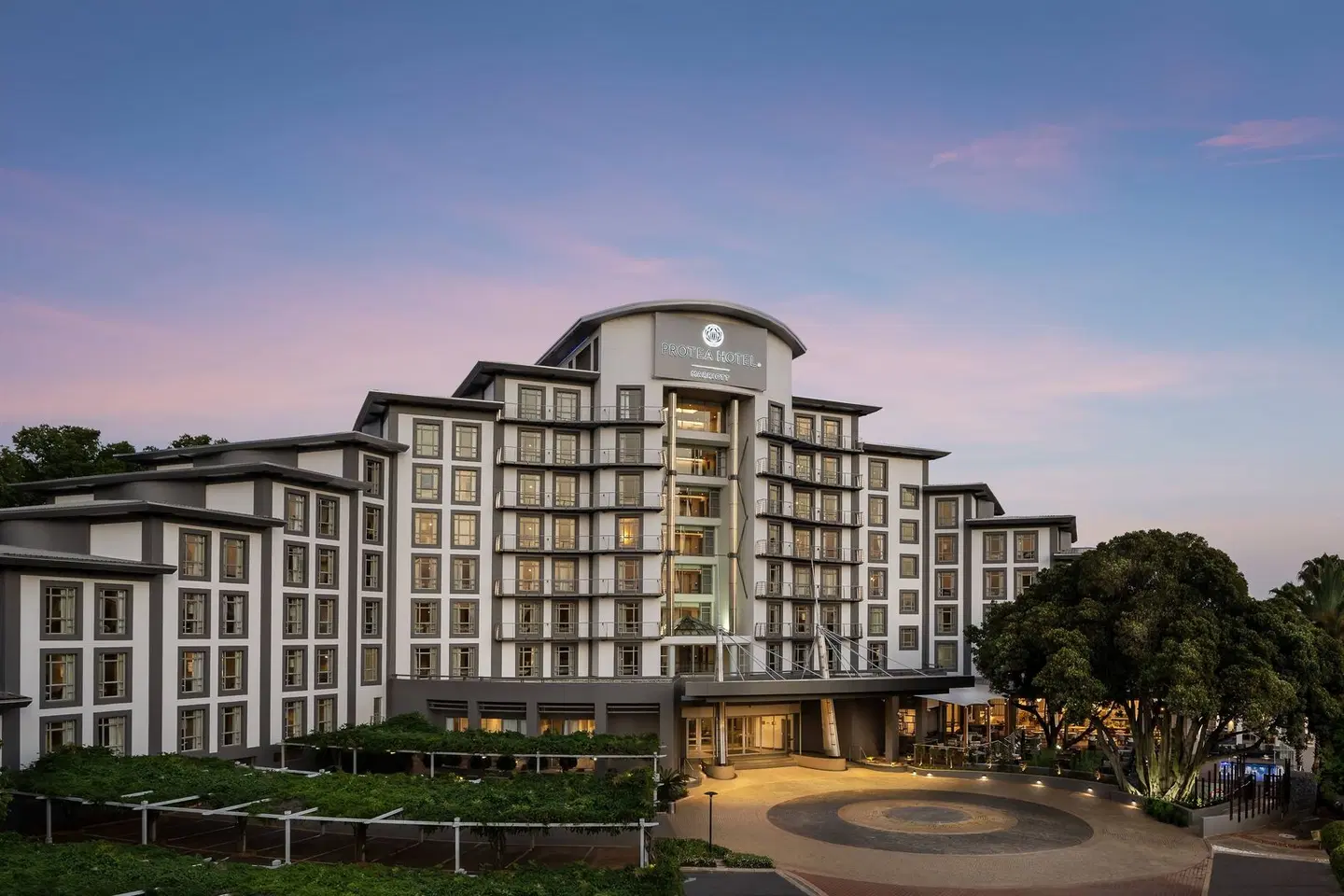 Protea Hotel by Marriott Johannesburg Wanderers EXTERIOR