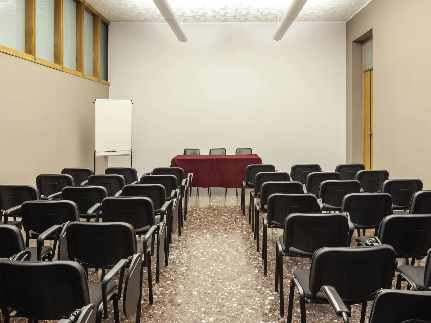 ibis Styles Trani Konferenz