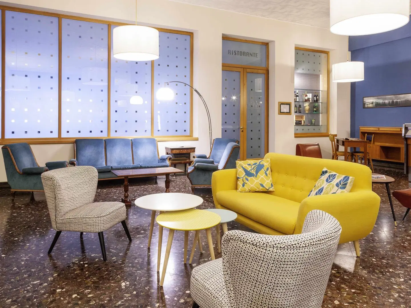 ibis Styles Trani LOUNGE_LOBBY