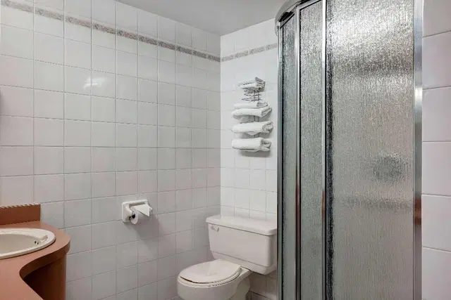 Days Inn by Wyndham Niagara Falls Near The Falls Badezimmer