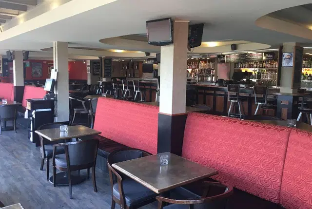 Days Inn by Wyndham Victoria On The Harbour Bar