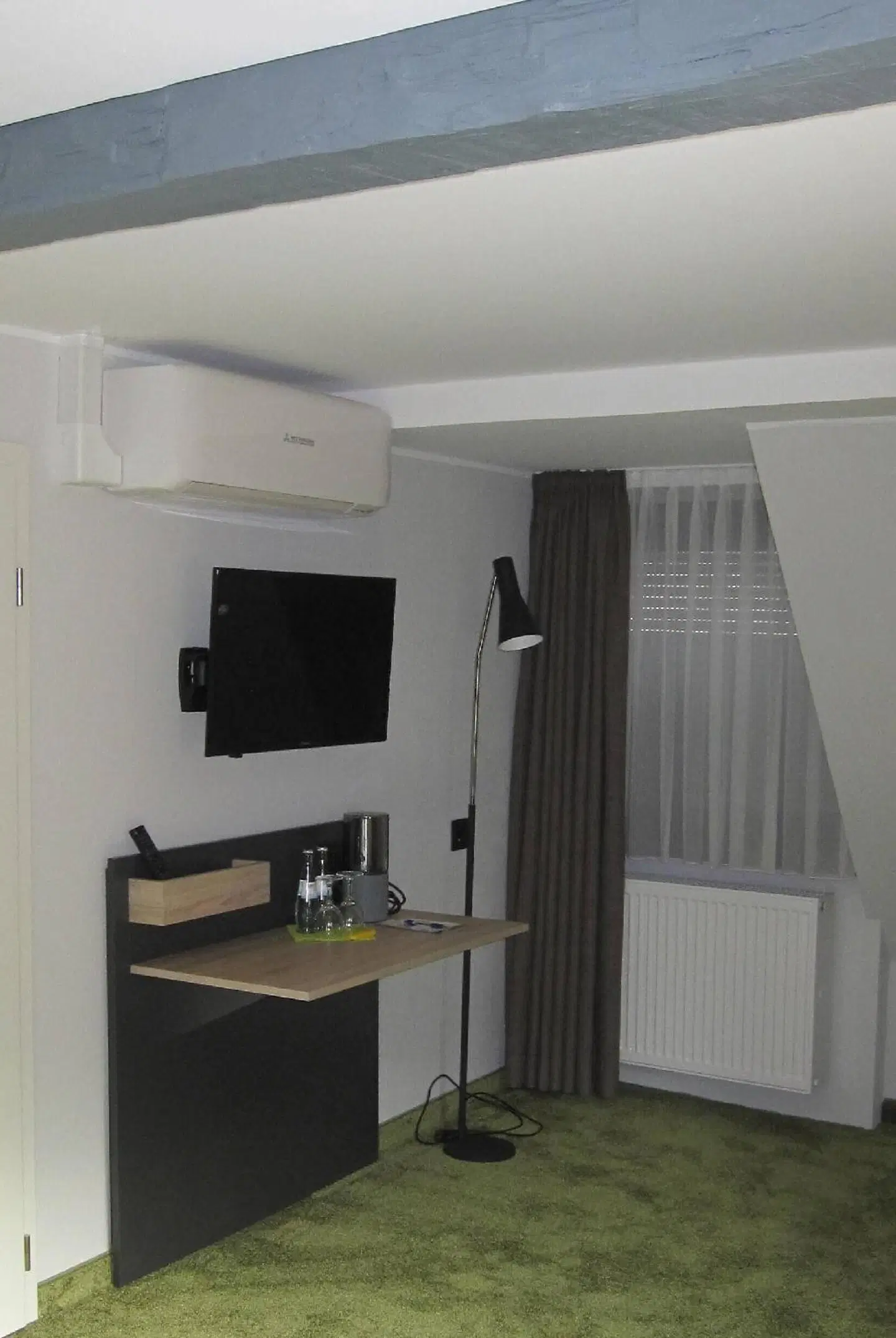 Sewenig ROOM_EXAMPLE