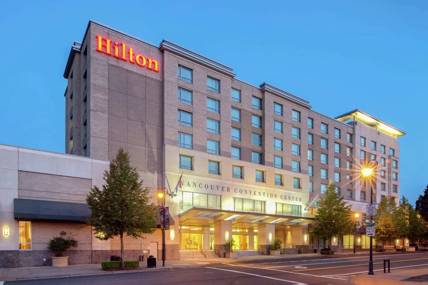 Hilton Vancouver Washington EXTERIOR