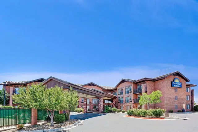 Days Inn & Suites by Wyndham Page Lake Powell EXTERIOR
