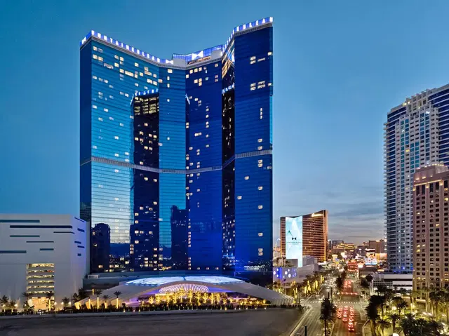 Fontainebleau Las Vegas EXTERIOR