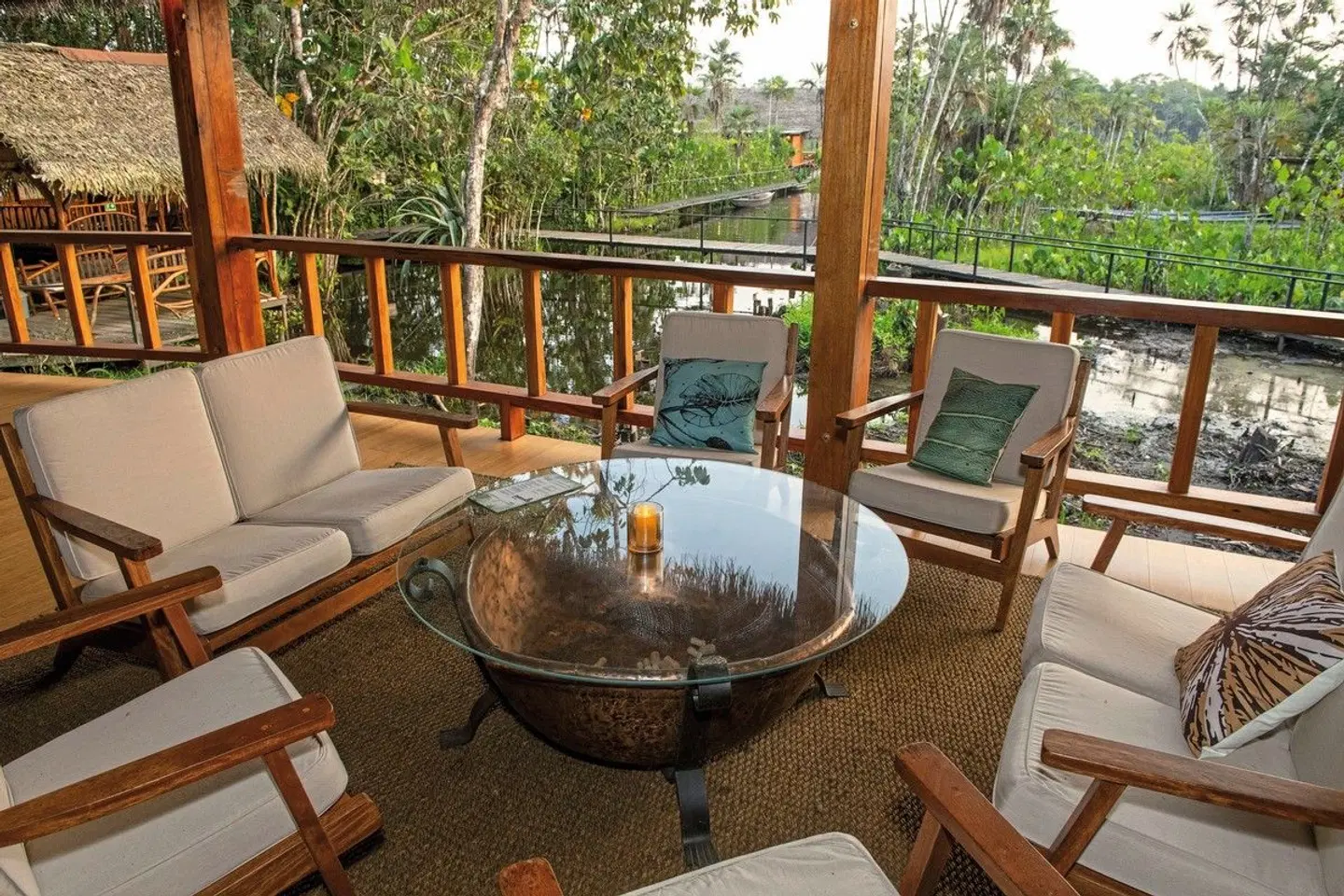 Abenteuer Amazonas - Sacha Lodge (4 Nächte) Terrasse