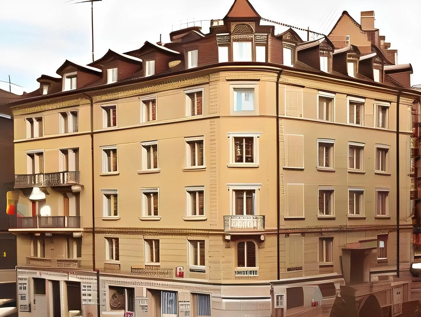 Bristol EXTERIOR