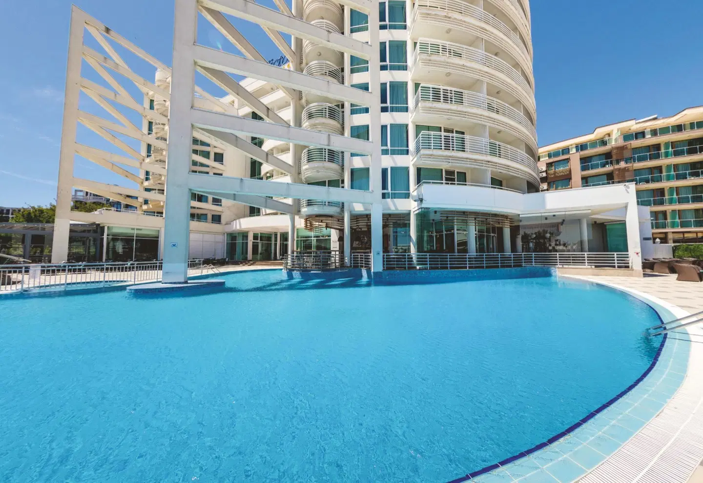 Effect Grand Victoria Hotel OUTDOOR_POOL